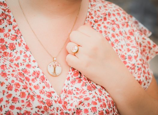 bijou souvenir cheveux de bébé ou lait maternel